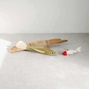 Vintage Leroy Howell Ice Fishing Lures Set With String & Wooden Holder